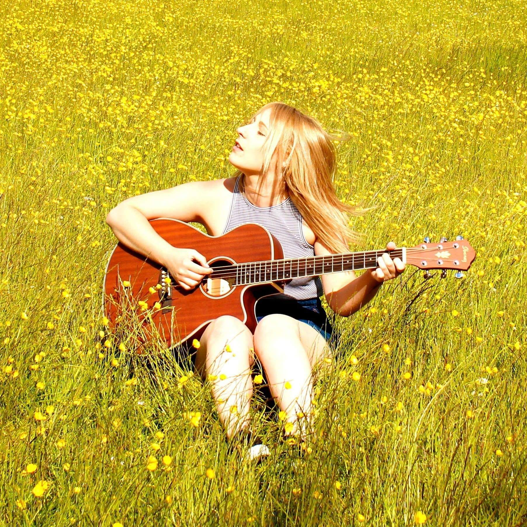 Lauren-Davey-Guitar